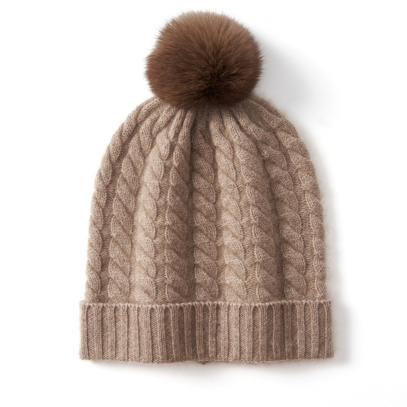 Bonnet Tricot Cable Alpin Avec Grand Pompon En Fourrure Synthétique Et Mélange De Laine Neutre