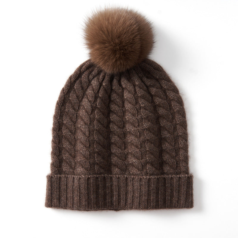 Bonnet Tricot Cable Alpin Avec Grand Pompon En Fourrure Synthétique Et Mélange De Laine Neutre