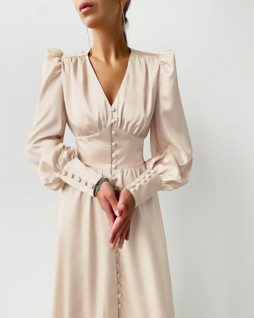 Damen-Festkleid Arabella: Elegant, V-Ausschnitt, Puffärmel