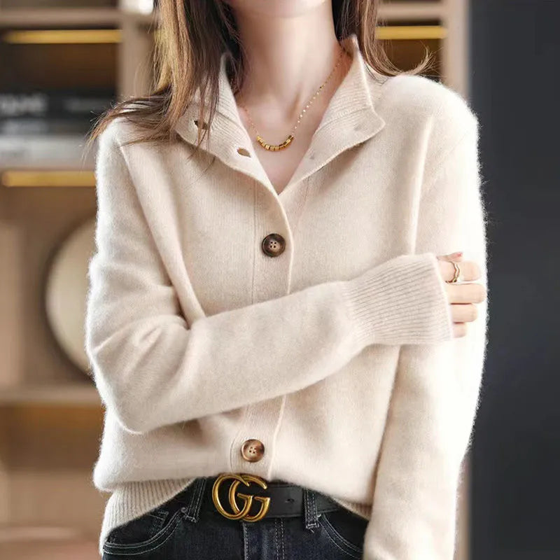Cardigan Mérino Arlina Léger Avec Drapé Féminin Et Luxe Discret Pour La Vie Quotidienne
