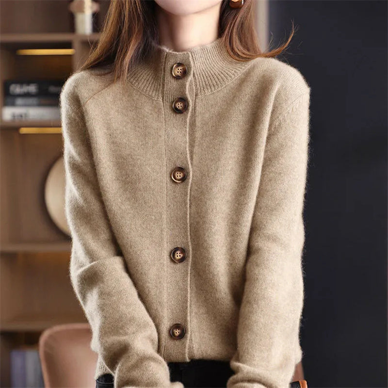 Cardigan Mérino Arlina Léger Avec Drapé Féminin Et Luxe Discret Pour La Vie Quotidienne