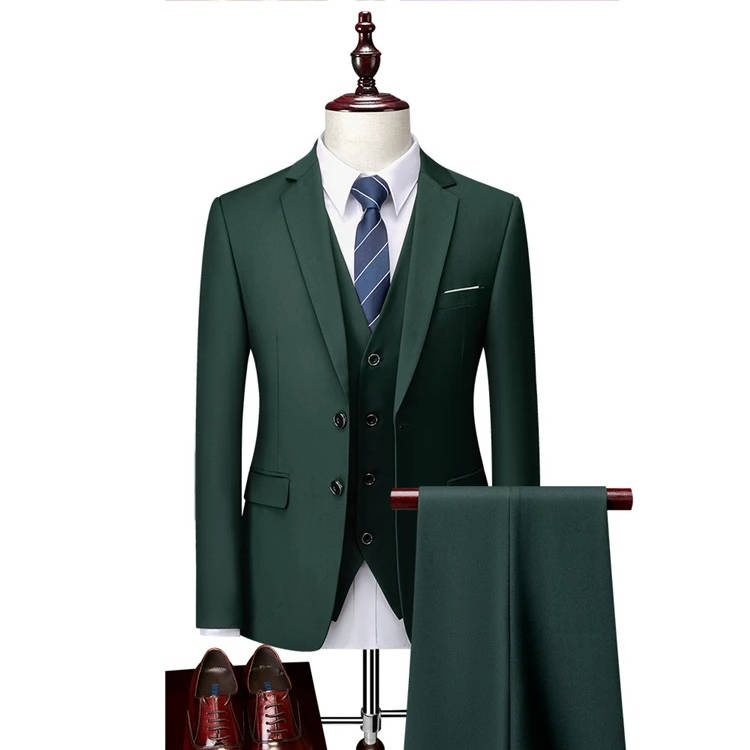 Smoking Trois Pièces Classique Avec Gilet Pour Mariages Et Événements Professionnels