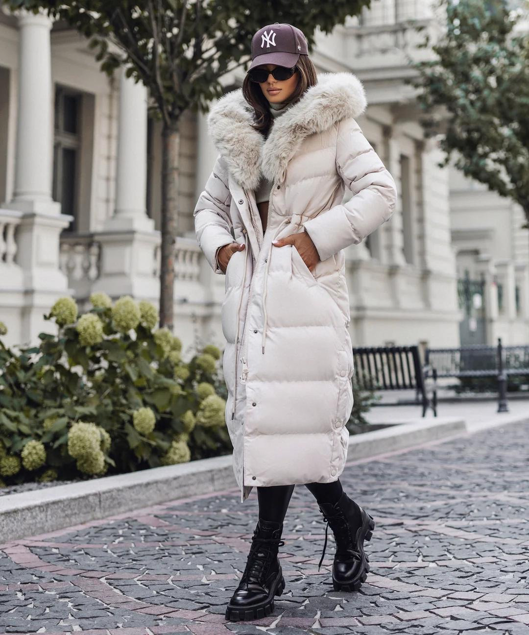 Edler langer Mantel mit Pelz von Bianna