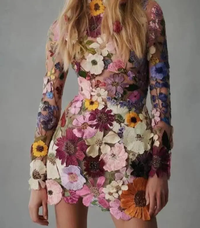Blumenkleid Birgit: dreidimensionales Design für festliche Events