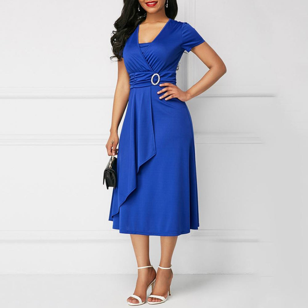 Ulrika: Ein elegantes Midikleid