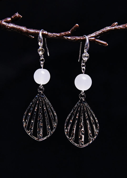 Boucles d'oreilles pendantes en pierre précieuse ajourée blanche Boutique - Amawinc