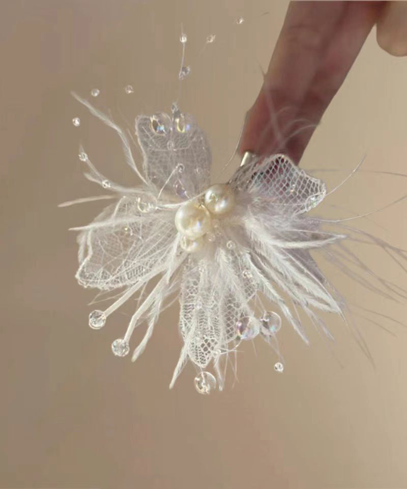 Barrette à cheveux en dentelle beige avec plumes et perles évidées - Amawinc