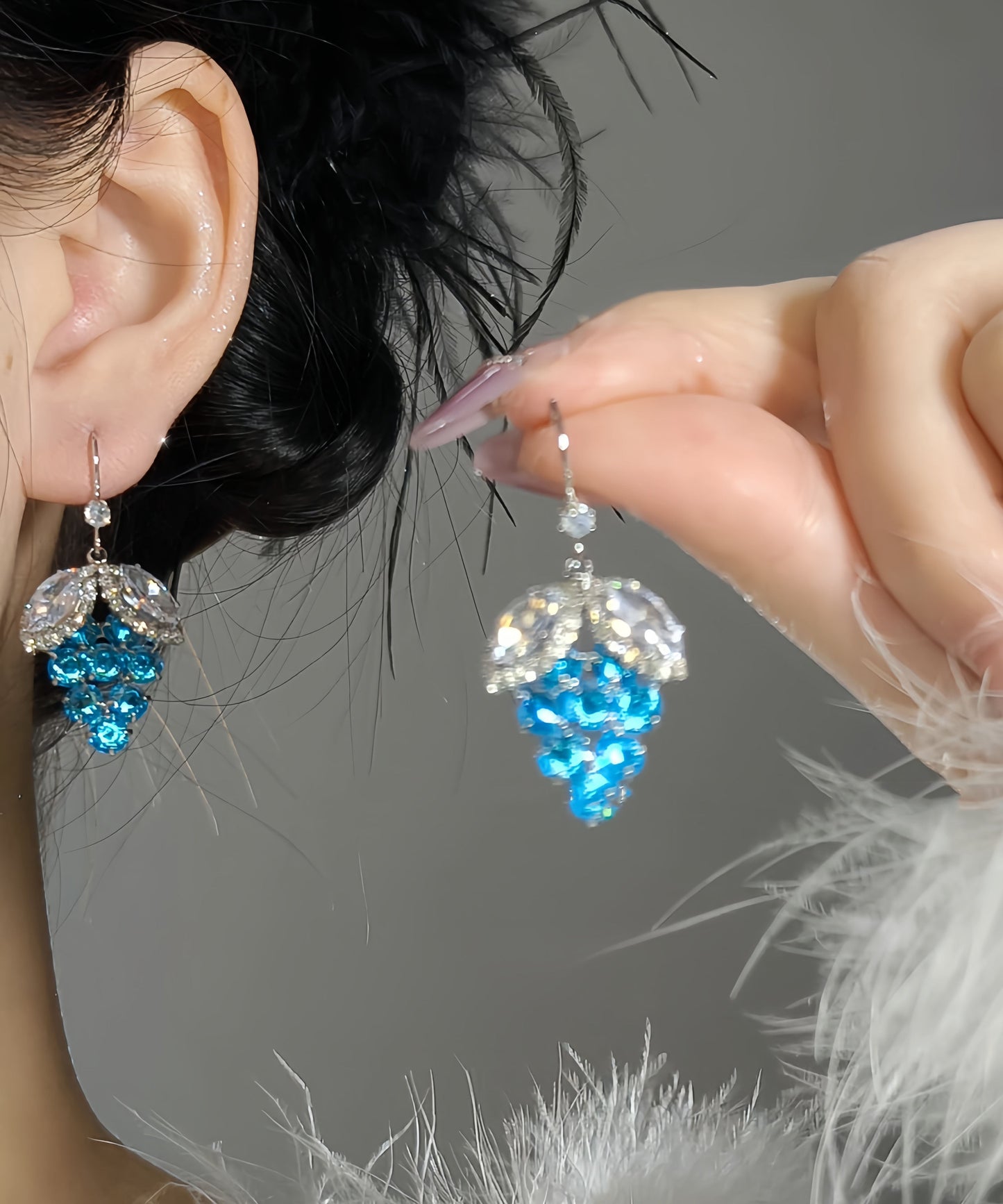 Boucles d'oreilles pendantes en argent sterling bleu et zircon, ornées de raisins. - Amawinc