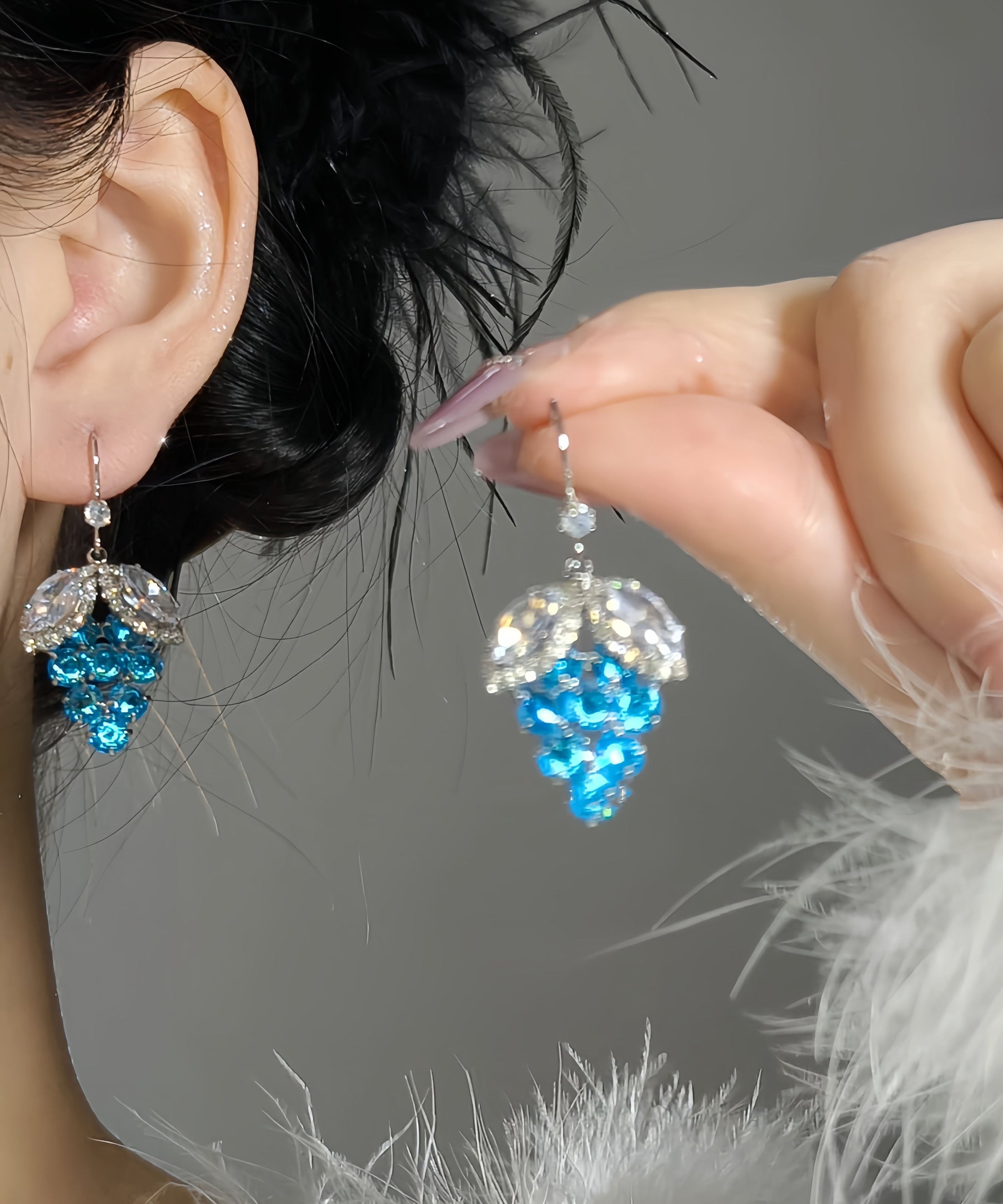 Boucles d'oreilles pendantes en argent sterling bleu et zircon, ornées de raisins. - Amawinc