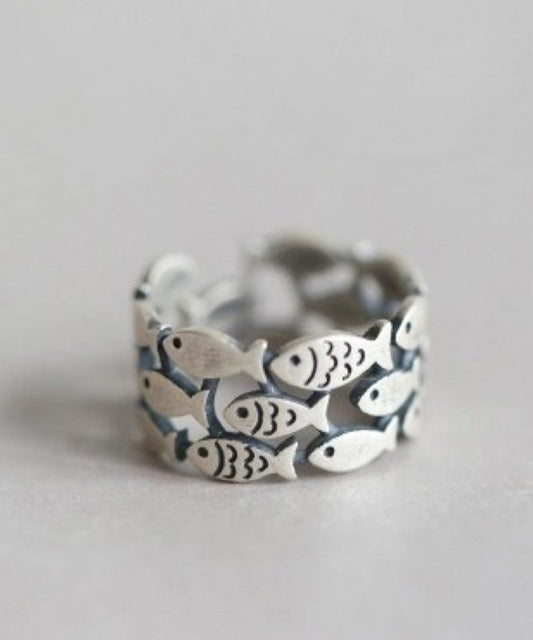 Bagues brèves en soie et argent sterling avec petits poissons ajourés - Amawinc