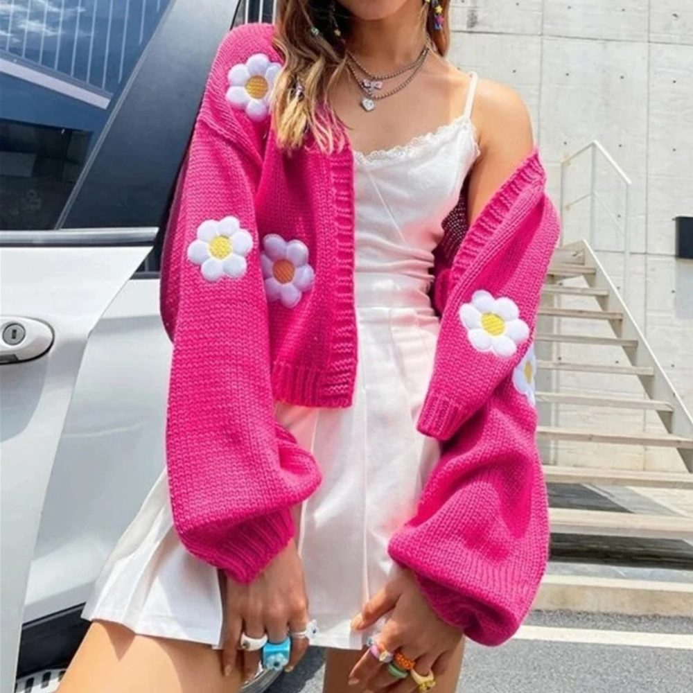 Damen-Strickjacke Fernanda: Elegant mit Blumenmuster