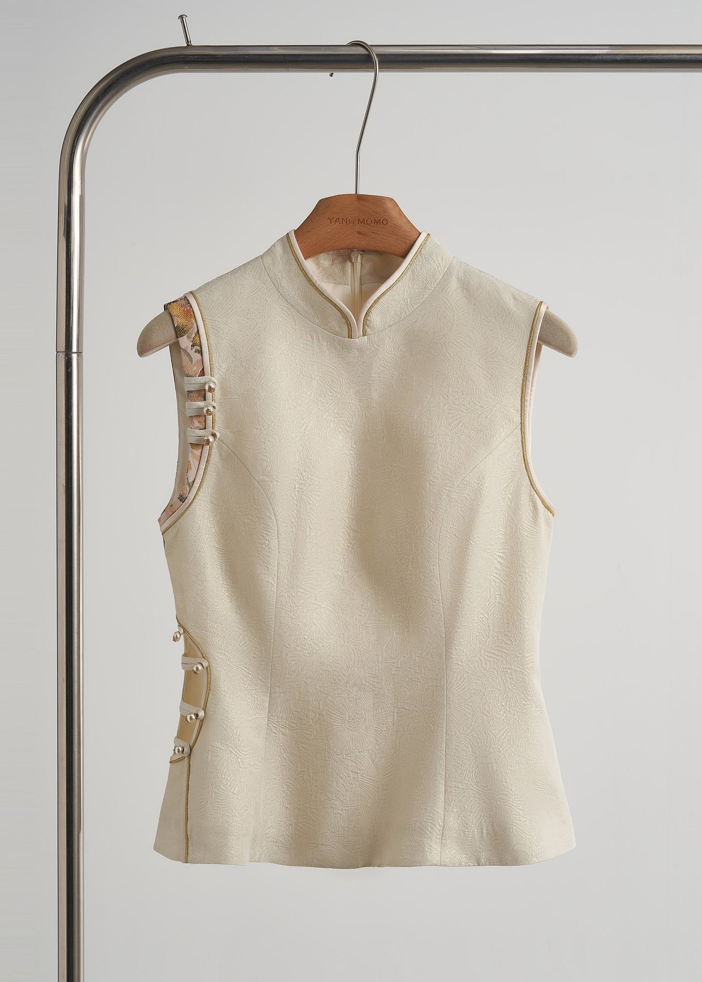 Gilets orientaux chics beiges à boutons chinois et découpes ajourées, automne - Amawinc