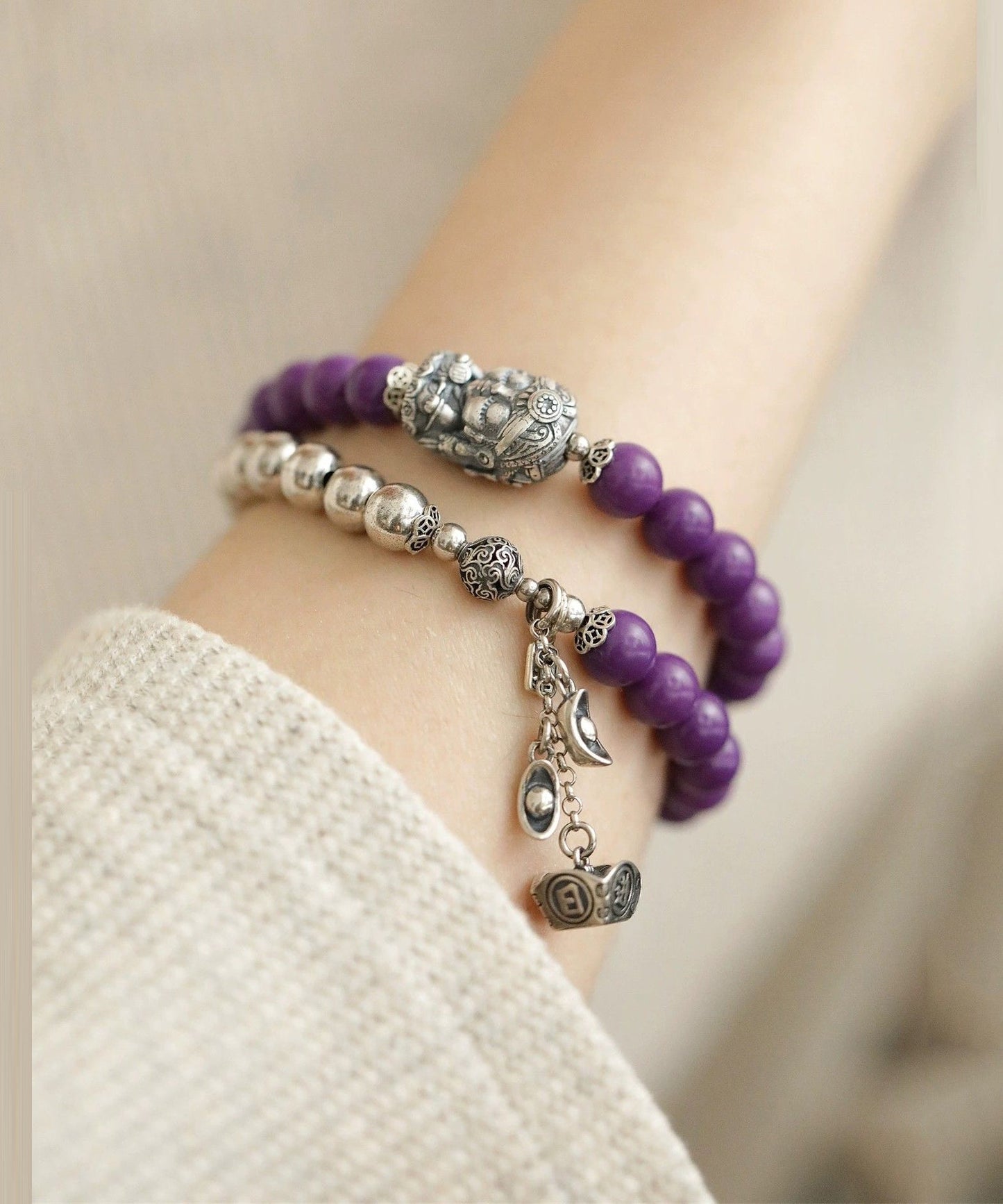 Bracelet à breloques chic en argent sterling colorblock et perles Thriving Business - Amawinc