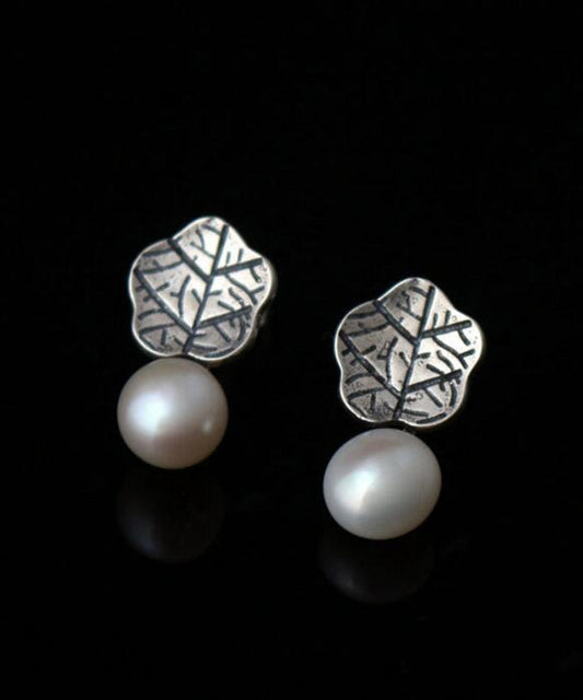 Boucles d'oreilles à tige en argent sterling et perles en forme de feuille de lotus - Amawinc