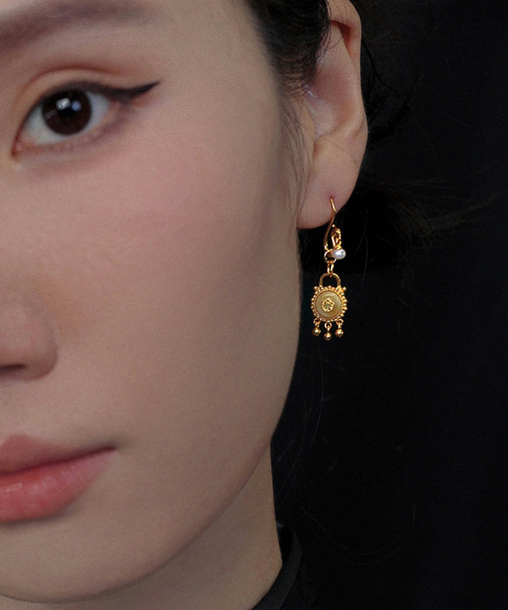 Boucles d'oreilles pendantes en cire d'abeille, perles et argent sterling doré de style chinois - Amawinc