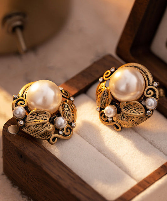 Boucles d'oreilles à tige en perles incrustées d'or blanc antique de style chinois - Amawinc