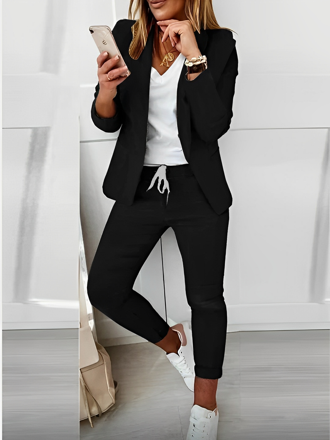 Damen-Anzug: Elegantes Blazer- und Hosenset von Colleen