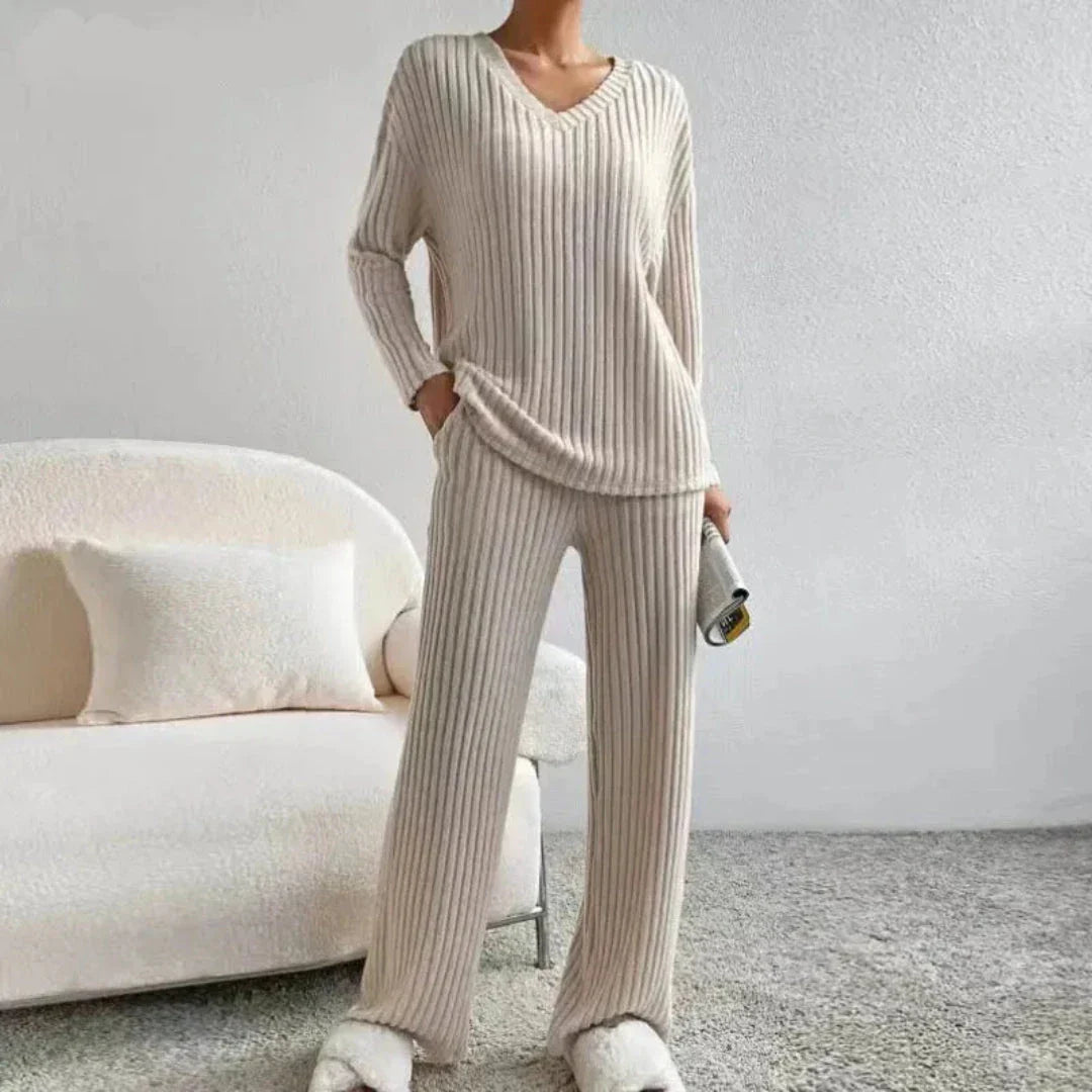 Ensemble Deux Pièces Loungewear Claire En Coton Mélangé Avec Pull Col V et Pantalon Large