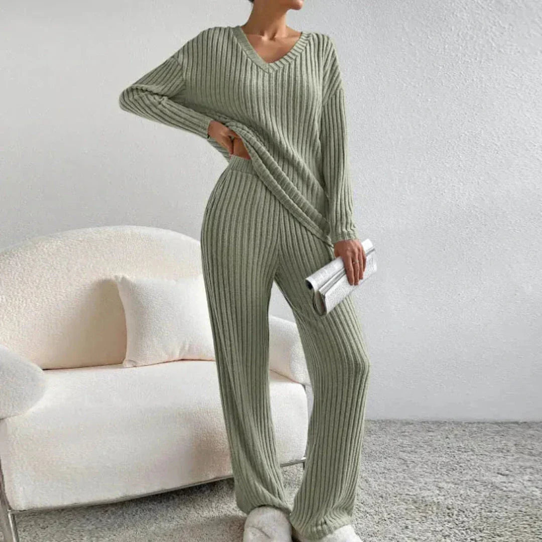Ensemble Deux Pièces Loungewear Claire En Coton Mélangé Avec Pull Col V et Pantalon Large