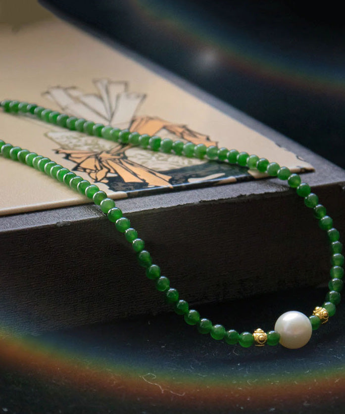 Collier élégant avec pendentif en perles vertes surdorées en argent sterling - Amawinc
