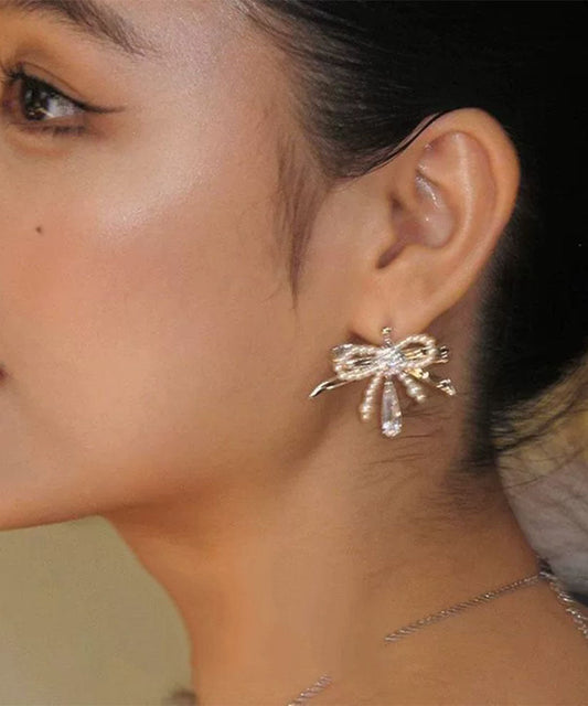 Boucles d'oreilles à tige élégantes en soie, cuivre, zircon, perle et goutte d'eau - Amawinc