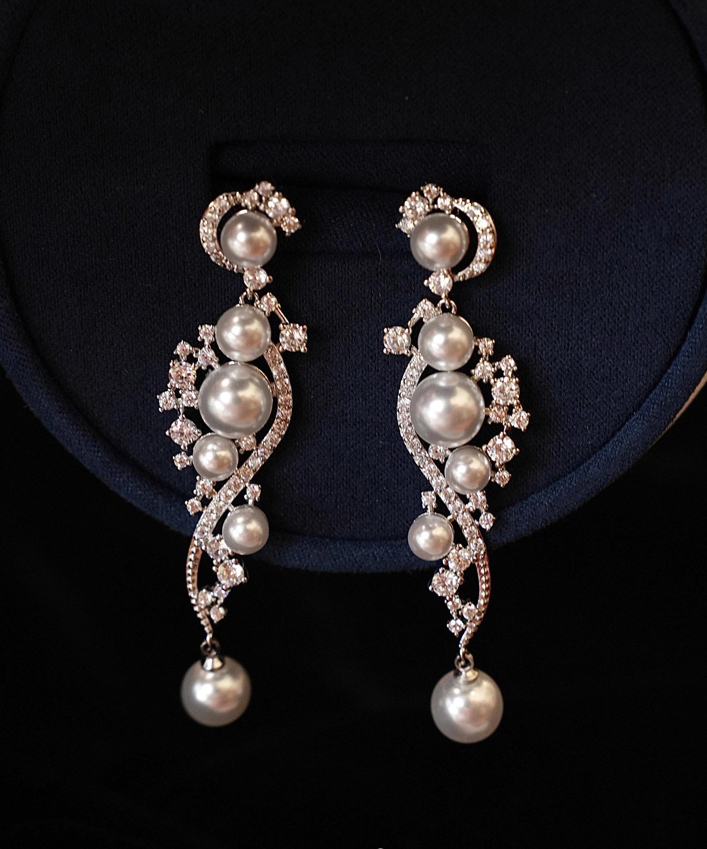 Boucles d'oreilles pendantes élégantes en argent sterling et zircon blanc - Amawinc