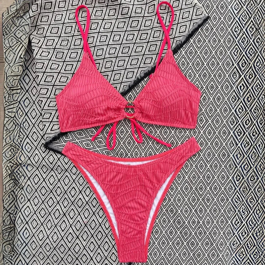 Ensemble Bikini Triangle À Anneau Cramoisi Texturé Deux Pièces Haut Triangle Glamour Été