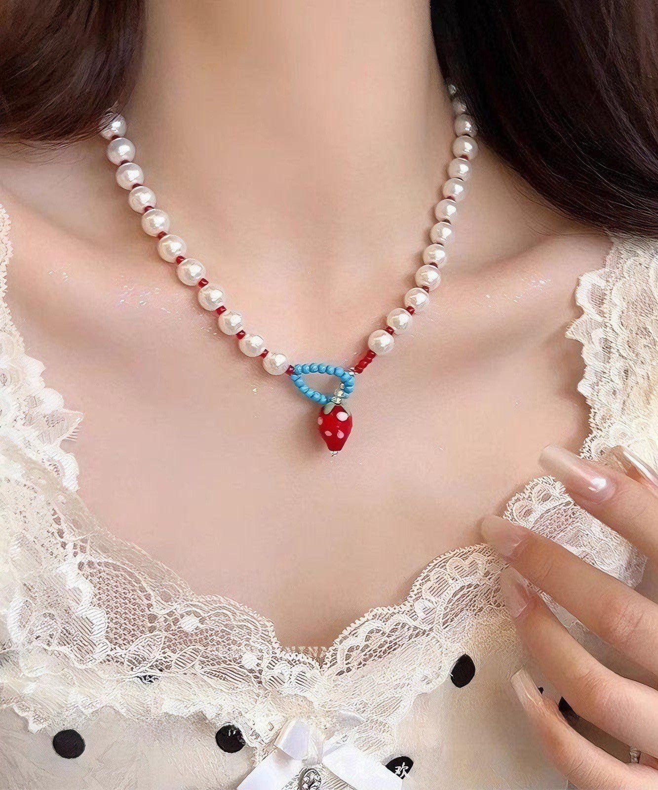 Joli collier princesse en alliage blanc avec perles et fraises - Amawinc