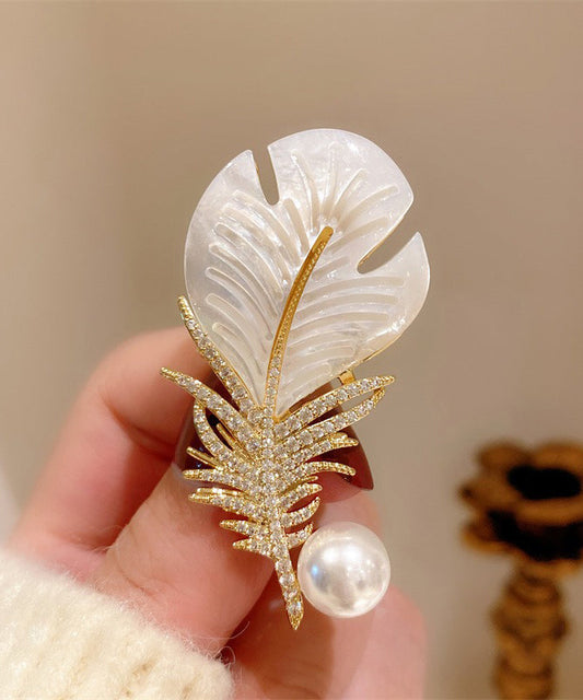 Jolie broche en cuivre blanc et zircon avec nacre - Amawinc
