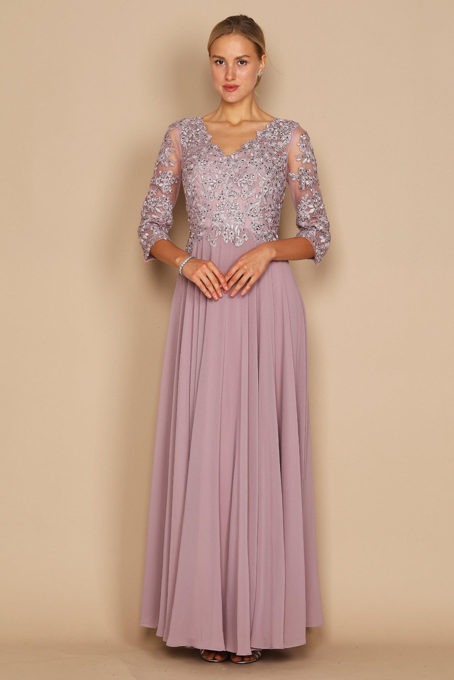 Robe Longue Chiffon Formelle Pour Mère De La Mariée Avec Corsage Orné De Perles Et Décolleté En V Manches Longues