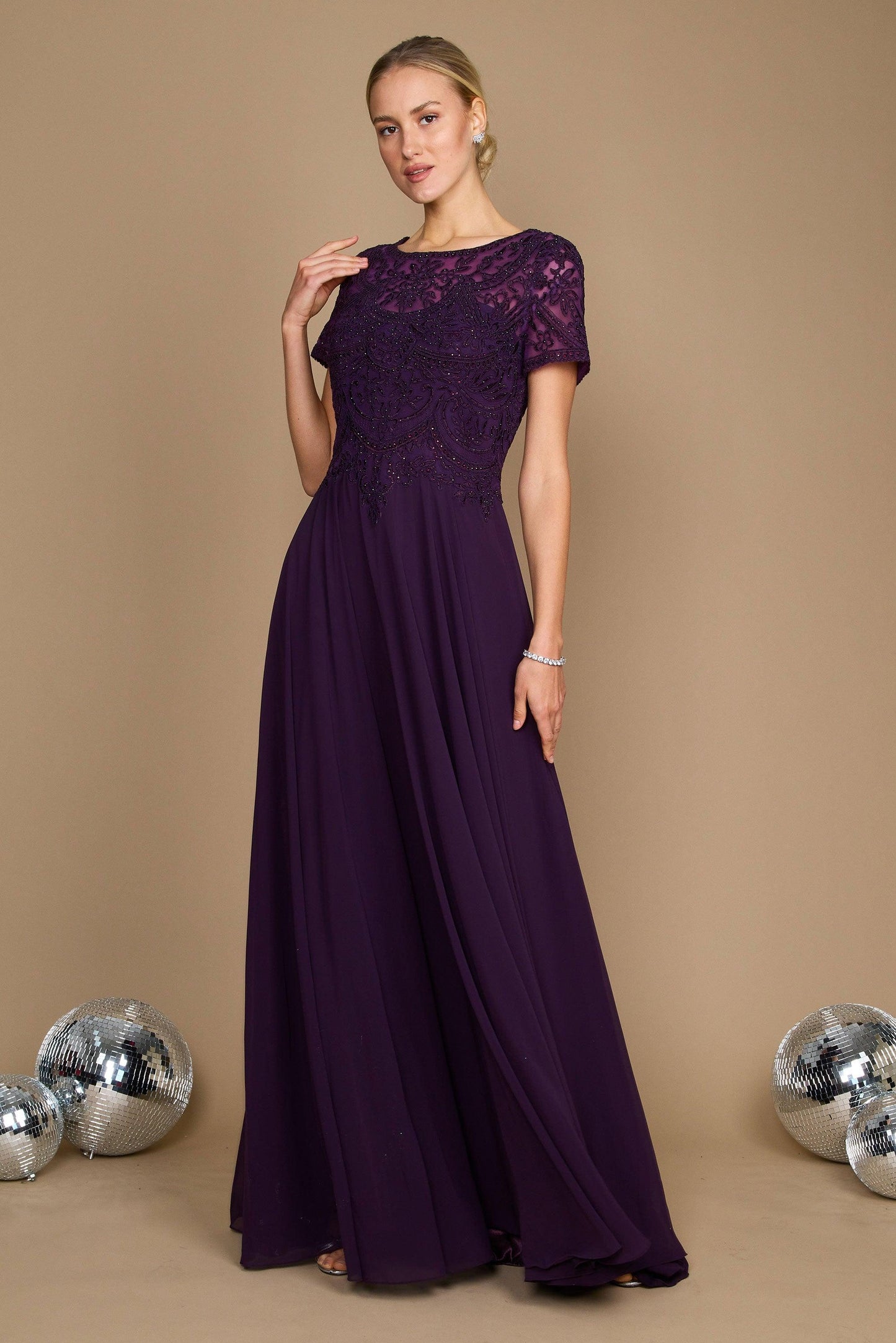 Robe Chic Pour Mère De Mariée En Chiffon À Manches Courtes Avec Décolleté Rond Corsage Brodé De Diamants Étincelants