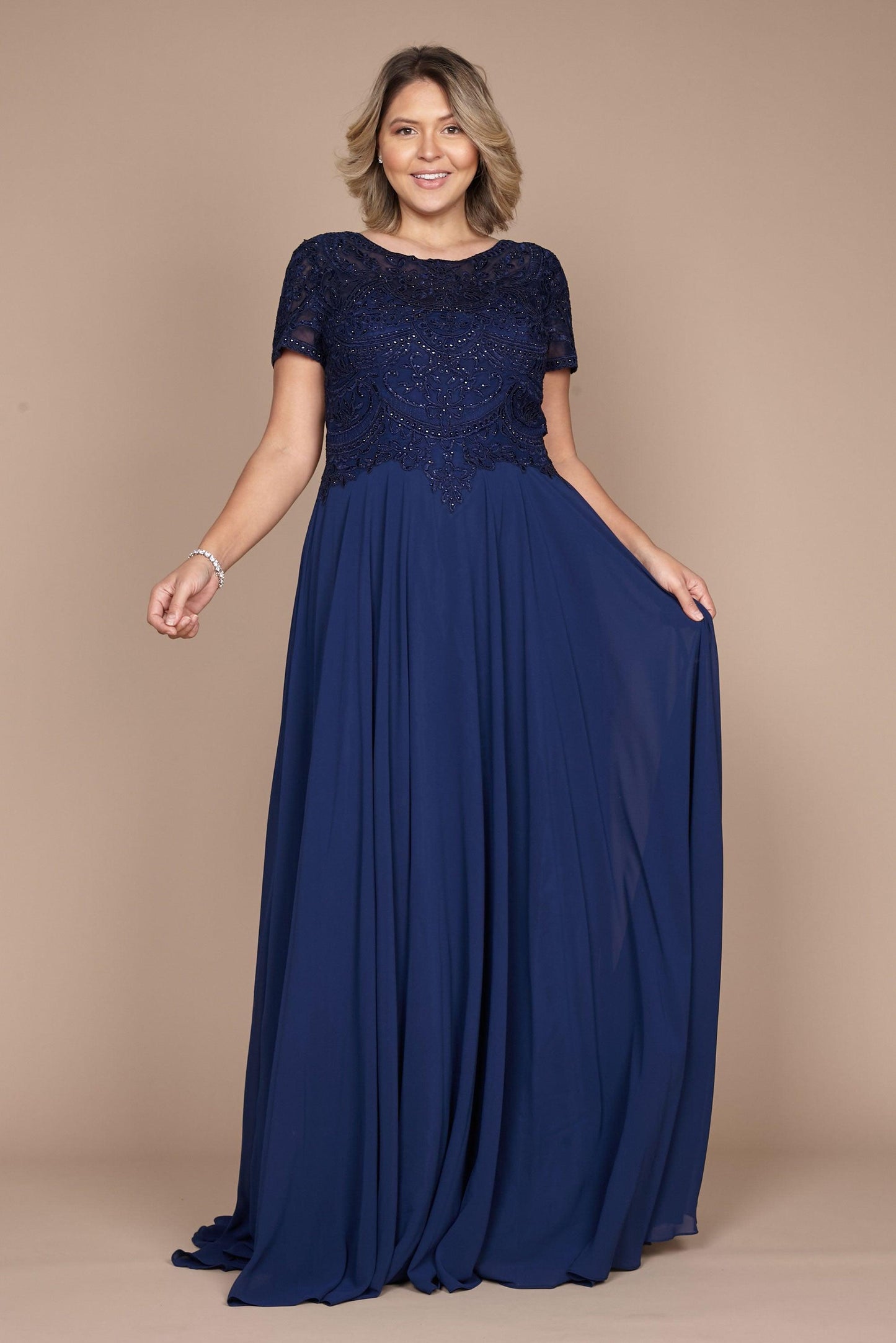 Robe Chic Pour Mère De Mariée En Chiffon À Manches Courtes Avec Décolleté Rond Corsage Brodé De Diamants Étincelants