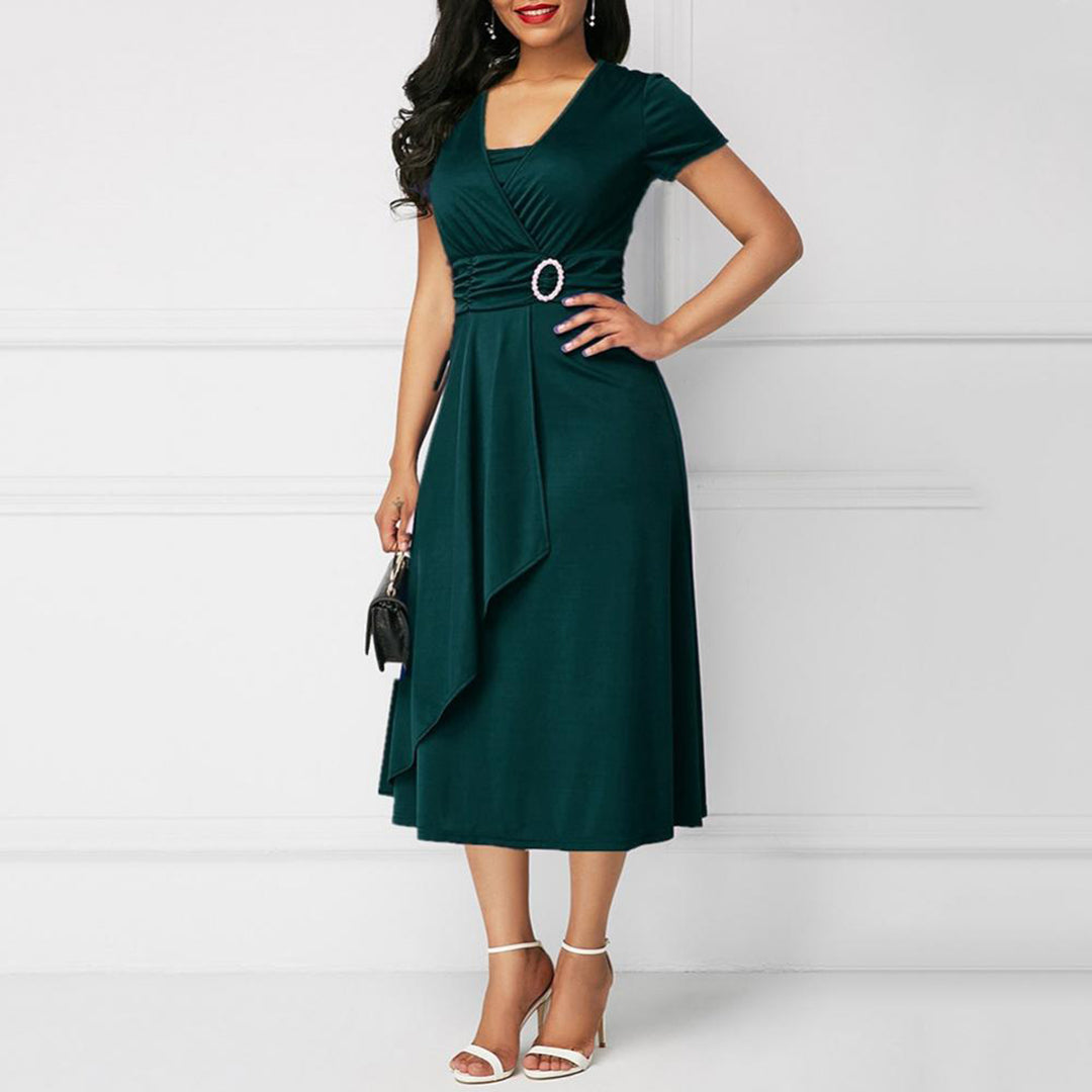 Ulrika: Ein elegantes Midikleid