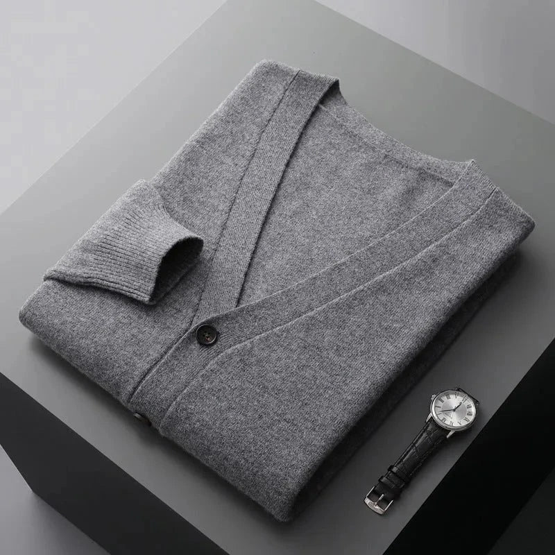 Cardigan En Laine Classique À Col V David Silhouette Taillée Avec Boutons Ton Sur Ton 100 Pour Cent De Laine