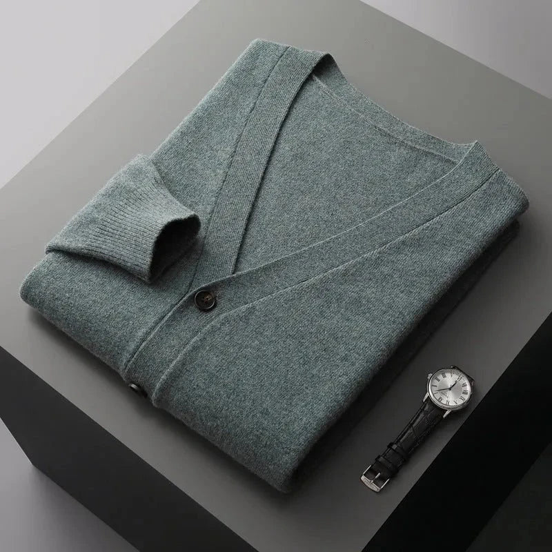 Cardigan En Laine Classique À Col V David Silhouette Taillée Avec Boutons Ton Sur Ton 100 Pour Cent De Laine