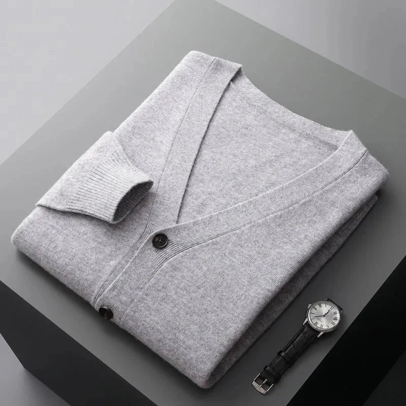 Cardigan En Laine Classique À Col V David Silhouette Taillée Avec Boutons Ton Sur Ton 100 Pour Cent De Laine