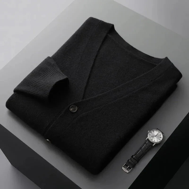 Cardigan En Laine Classique À Col V David Silhouette Taillée Avec Boutons Ton Sur Ton 100 Pour Cent De Laine