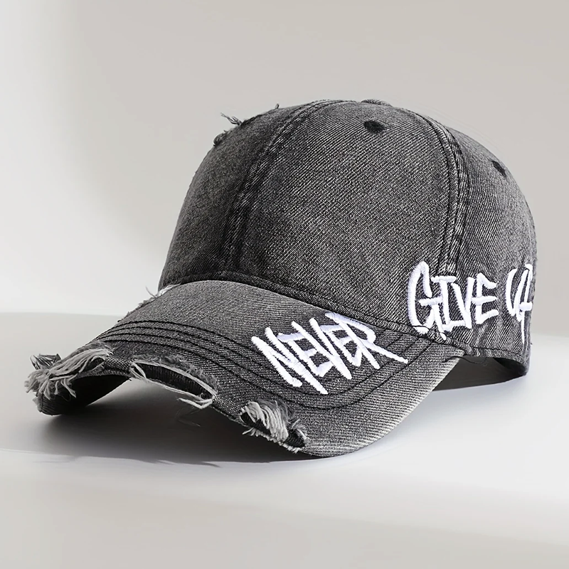 Casquette Baseball En Denim Distressé Avec Broderie Never Give Up Visière Courbée Et Sangle Arrière Réglable