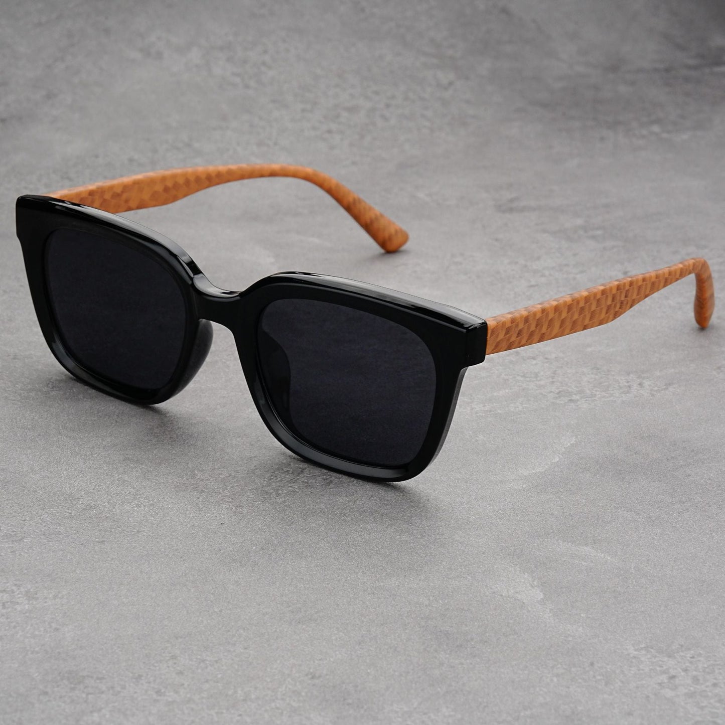 Driftweave Carré Lunettes de Soleil Verres Teintés UV Bloquants Branches Tissées Légères Confortables