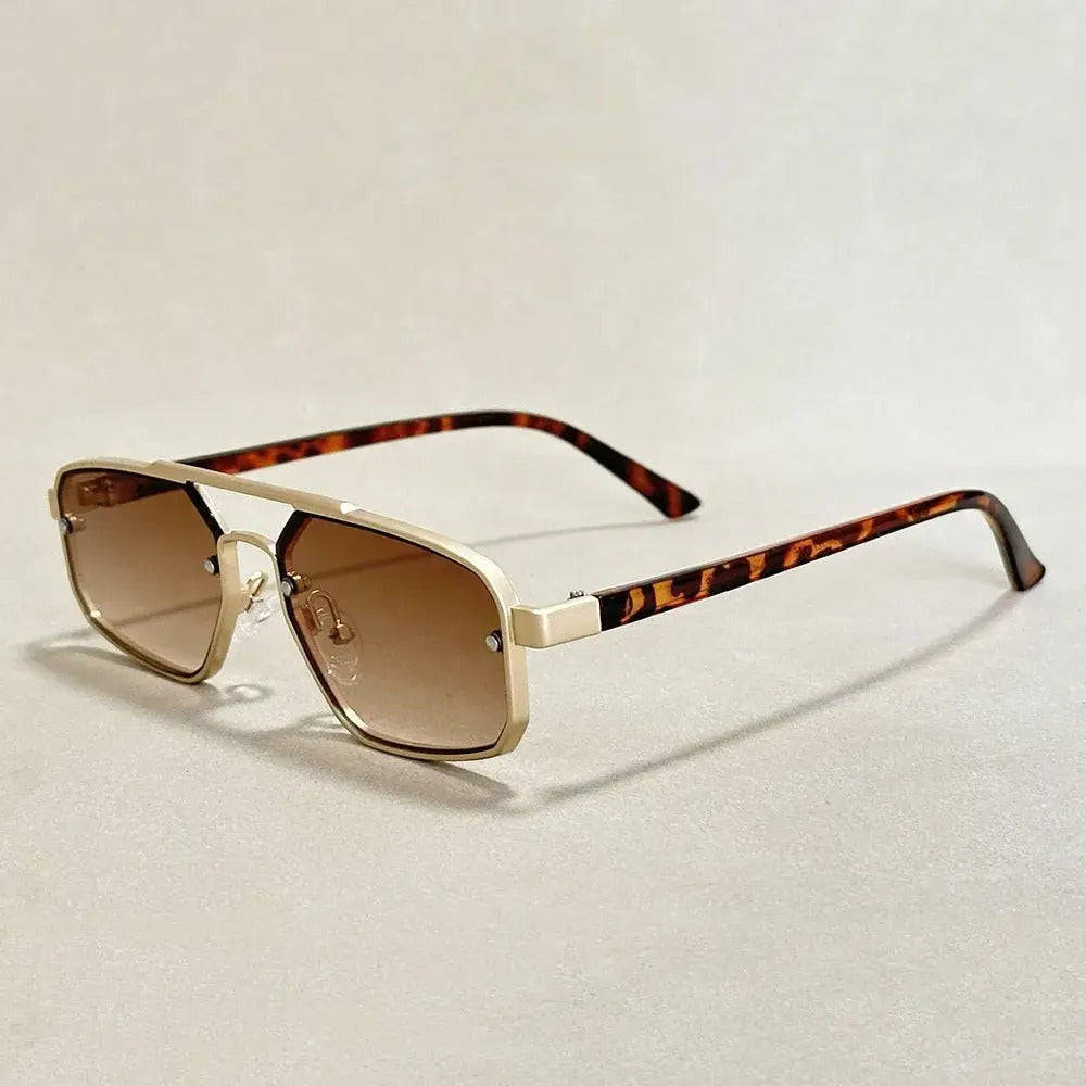 Lunettes De Soleil Luxe Echelon Dégradé Doré Monture Géométrique Verres Dégradés Foncés Bras Noirs