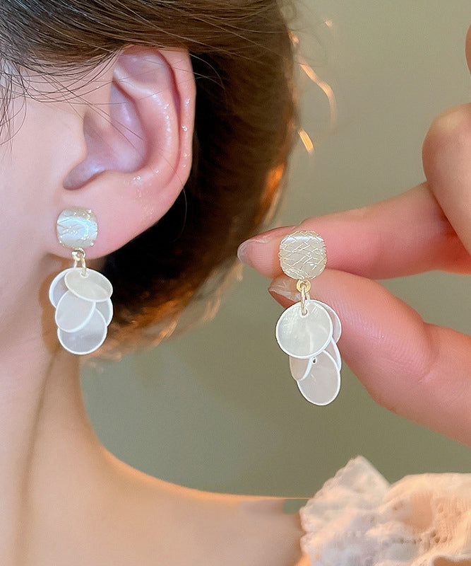 Boucles d'oreilles pendantes élégantes en cuivre blanc avec pierre œil de chat et coquillage - Amawinc