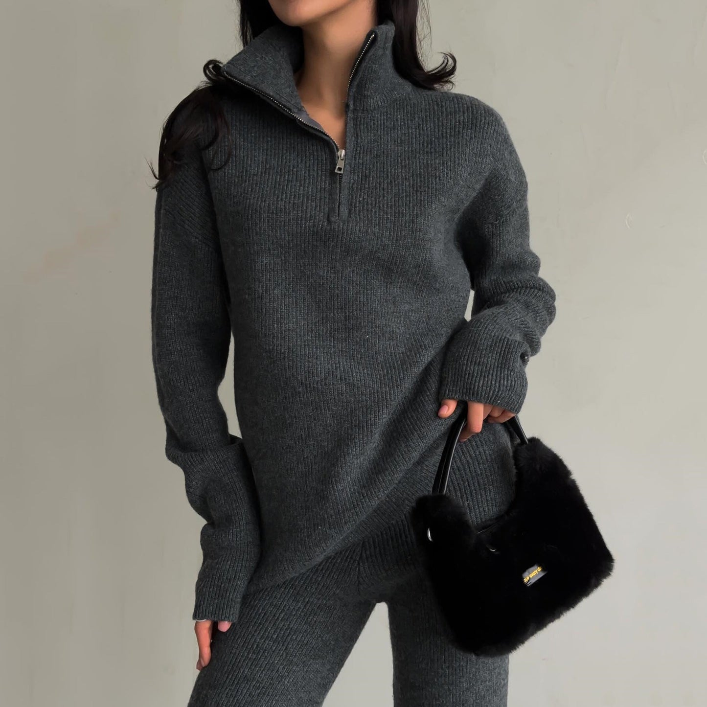 Ensemble Tricot Élégant Elise Leroy Pull Minimaliste Et Pantalon Assorti Pour Un Look Décontracté Chic