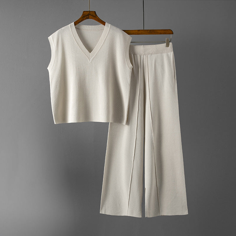 Elise Leroy Ensemble Tricot Deux Pièces Avec Pantalon À Jambe Large Et Débardeur À Encolure V