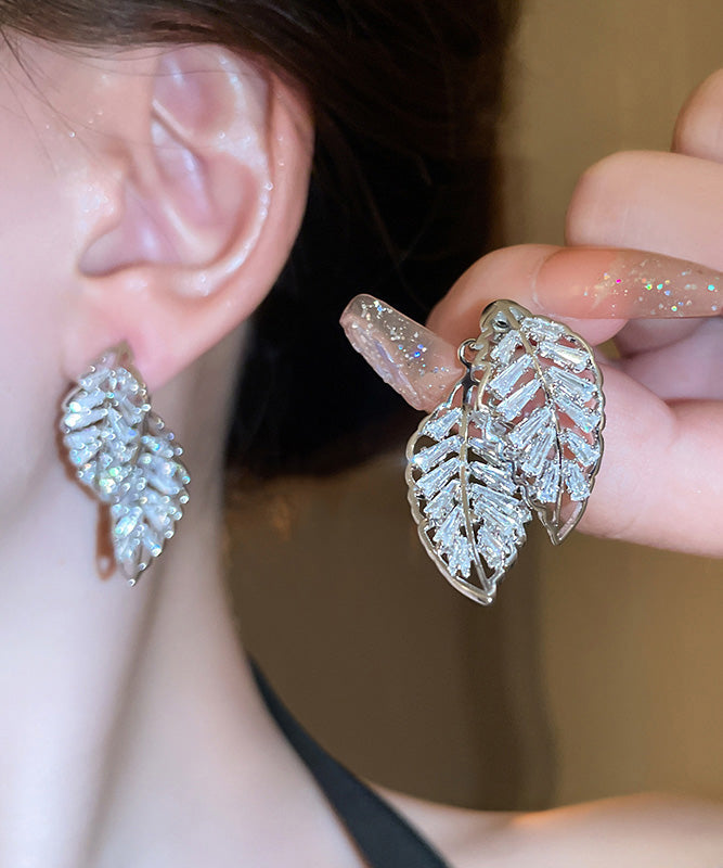 Boucles d'oreilles à tige en cuivre et zircon creux en forme de feuille - Amawinc