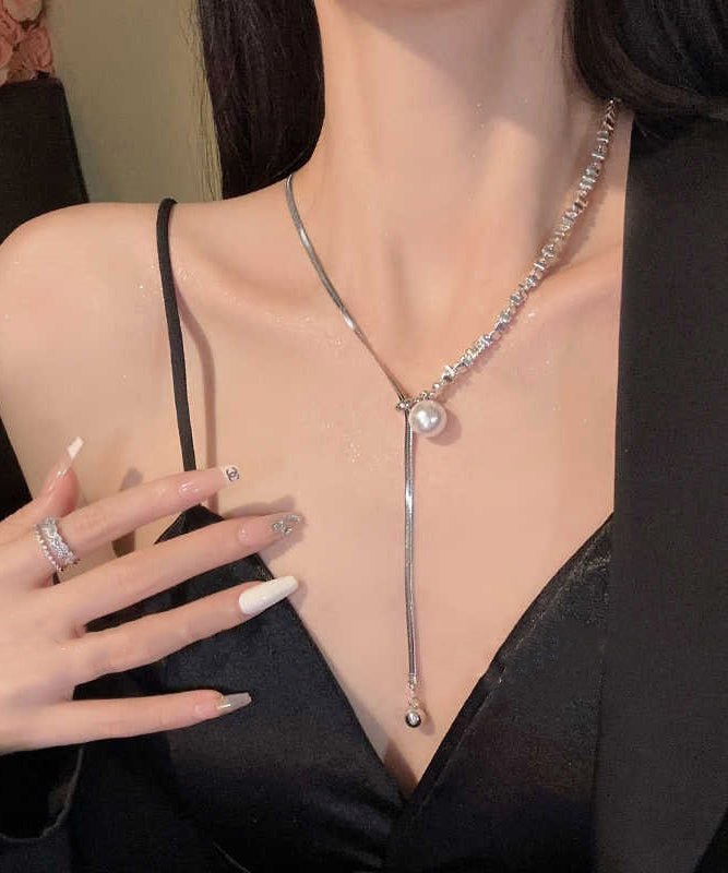 Collier princesse en argent sterling et soie fine, patchwork de perles et argent cassé - Amawinc