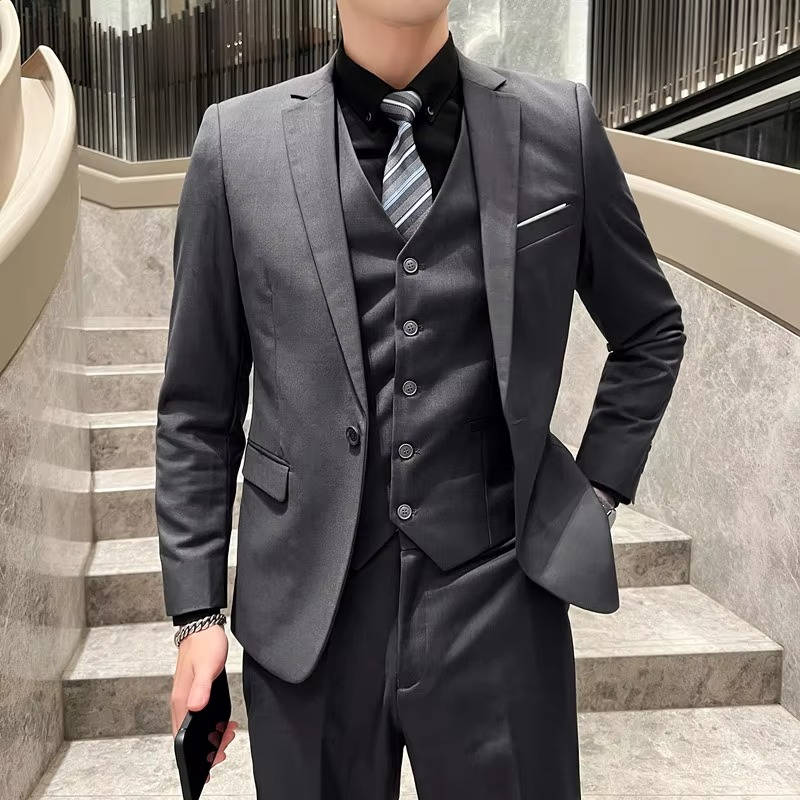 Costume Trois Pièces Slim Fit Pour Hommes Pour Affaires Et Événements Formels Pour Professionnels
