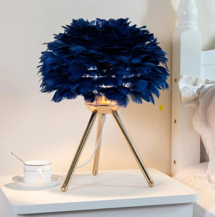 Luxus Tischleuchte mit dimmbarem Licht und Feder-Design von MissFeather™