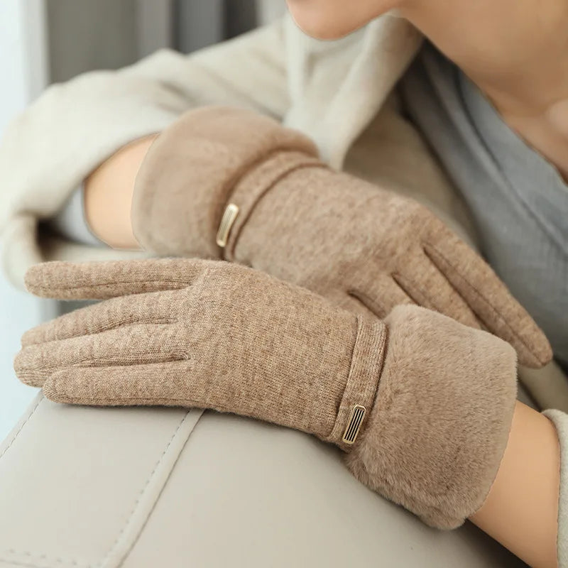 Gants Femme Ajustés Avec Bordure En Fourrure Synthétique Et Détail De Bride Réglable