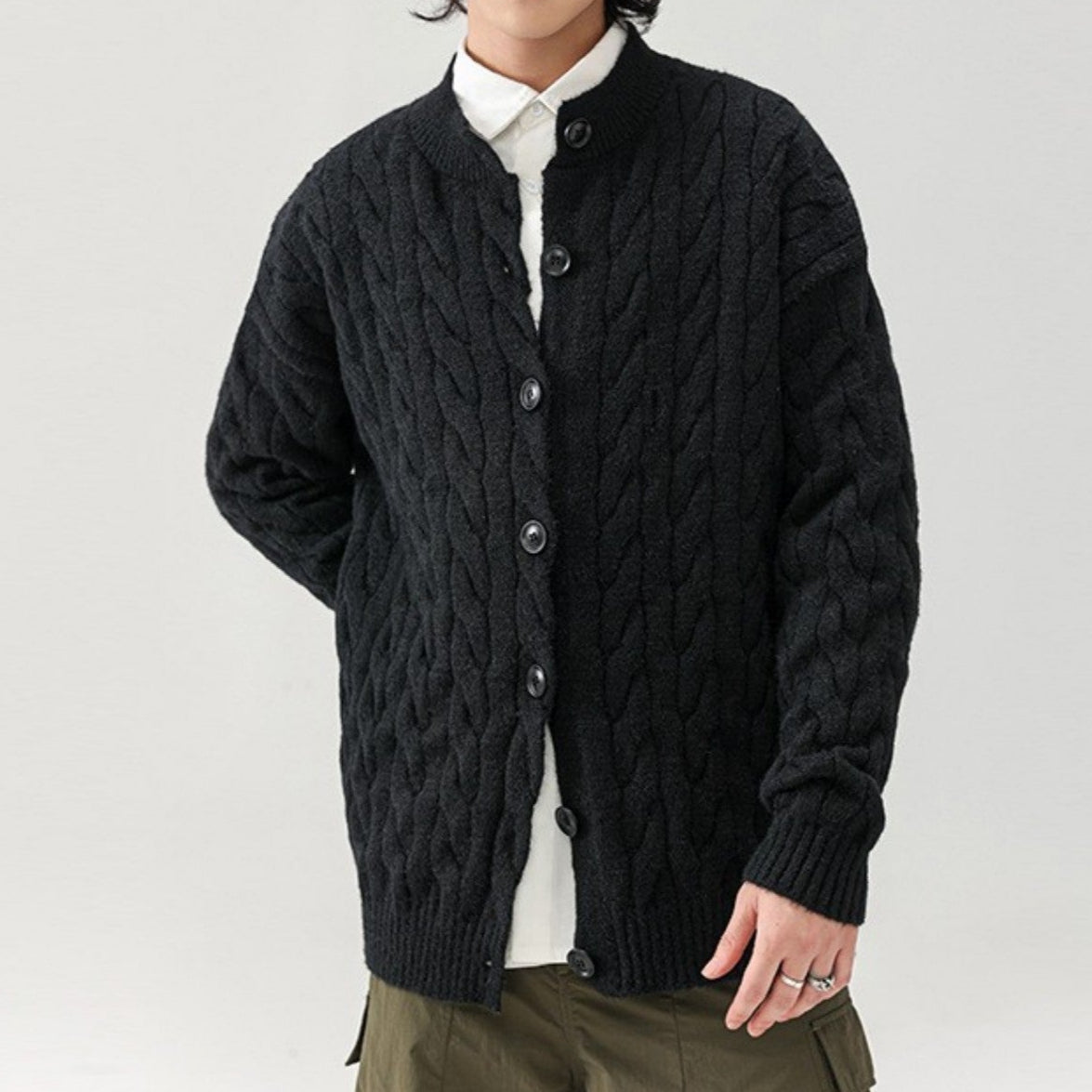 Cardigan en Coton Arley Torsades Rustiques et Boutons Devant Maille Douce Coupe Décontractée