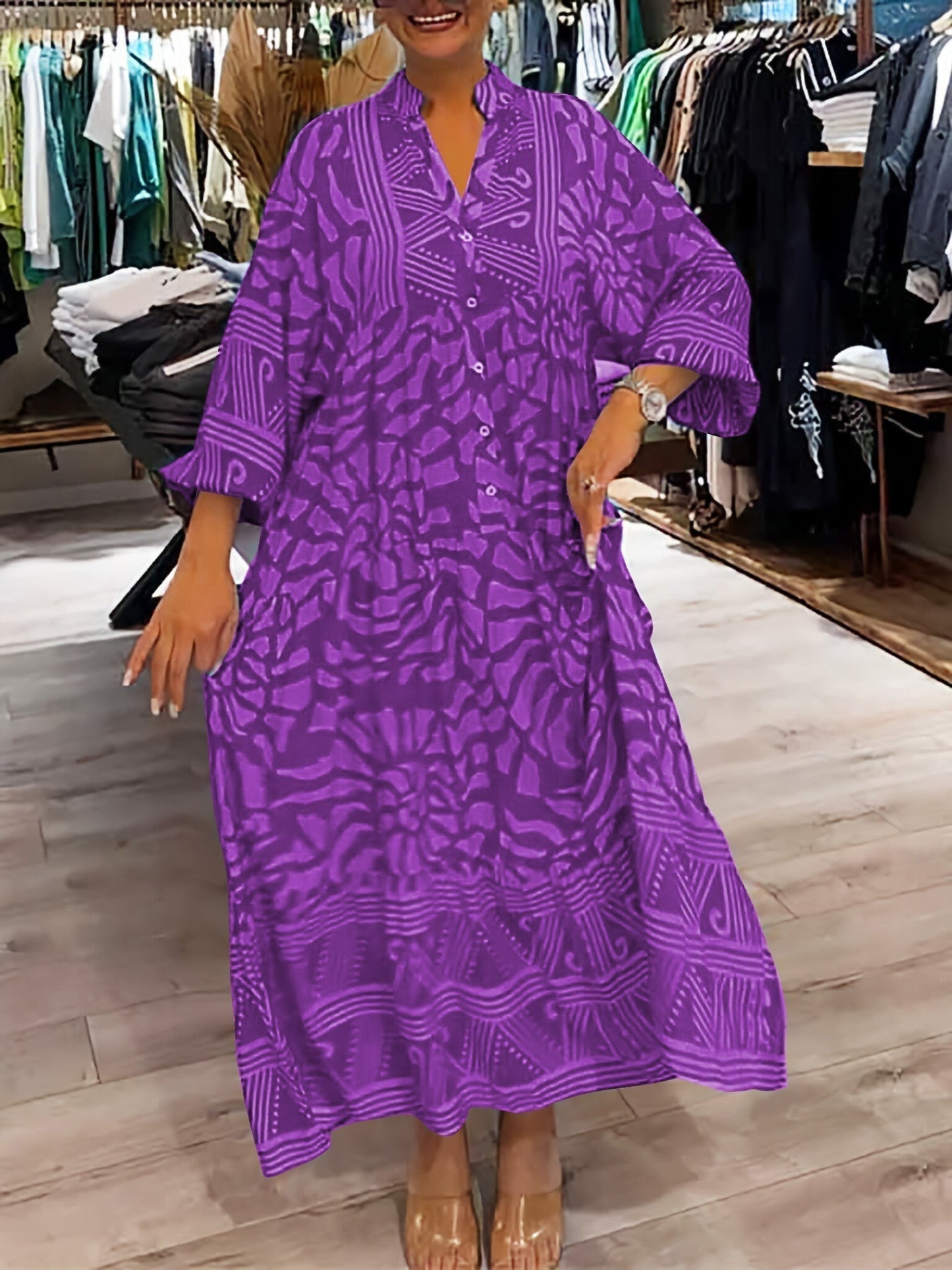 Damen-Maxikleid mit geometrischem Muster und Knopfleiste